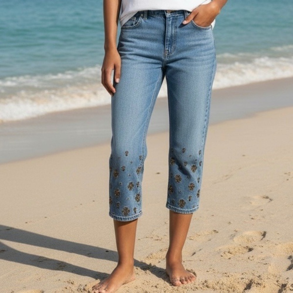 Chicos Jeans Denim Slimming Girlfriend Capri Blue Embroidered‎ Studded Sz 1/US8P